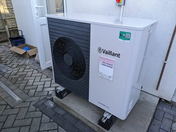 Vaillant aroTHERM plus